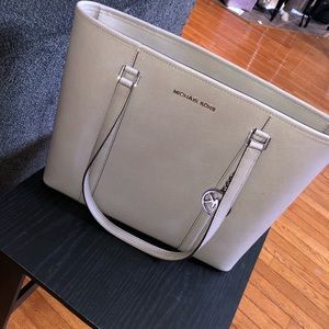 Michael Kors tote